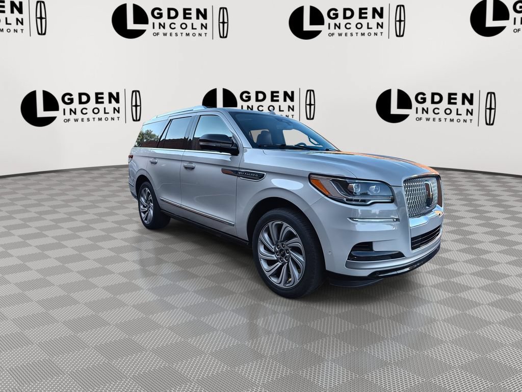 Used 2022 Lincoln Navigator Reserve AWD/4WD image 2