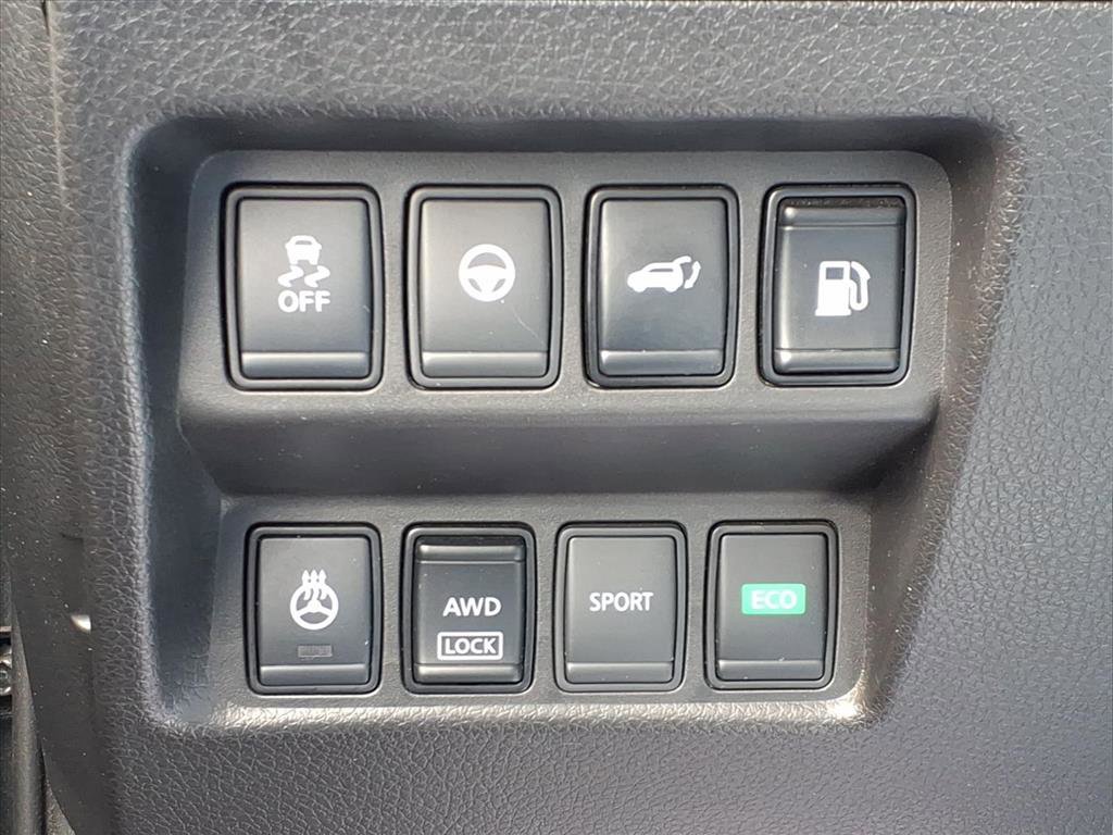 Used 2019 Nissan Rogue SV w/ Premium Package image 24