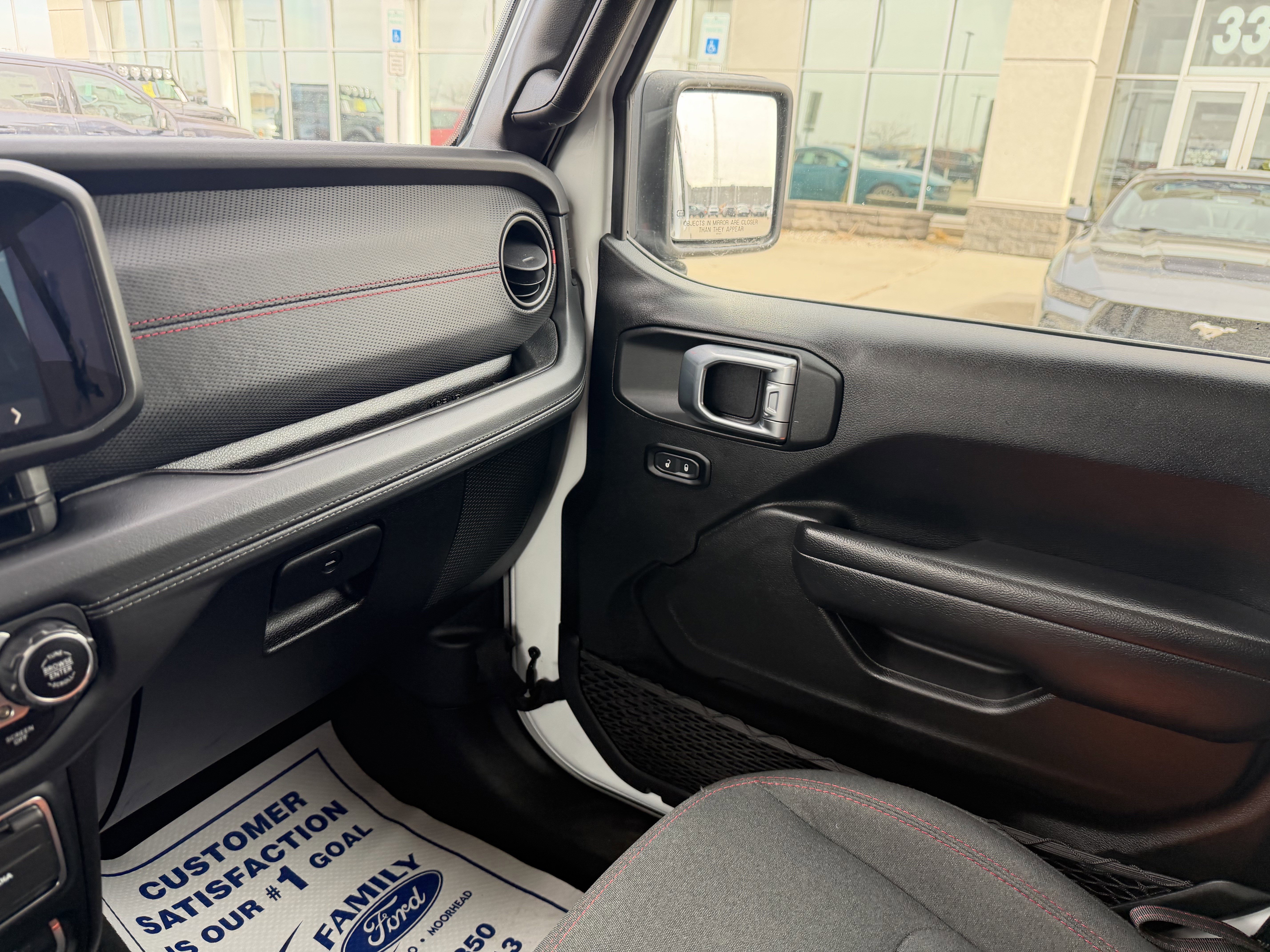 Used 2025 Jeep Wrangler Unlimited Rubicon image 11