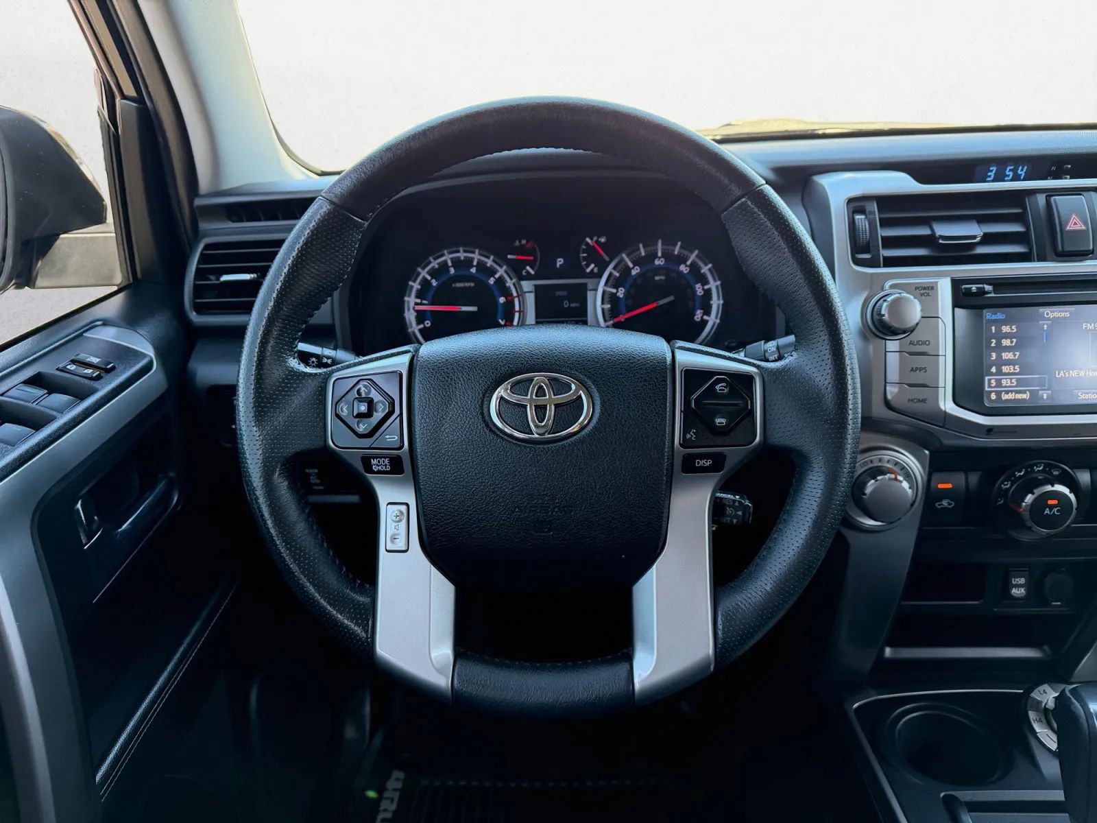 Used 2018 Toyota 4Runner SR5 AWD/4WD image 16