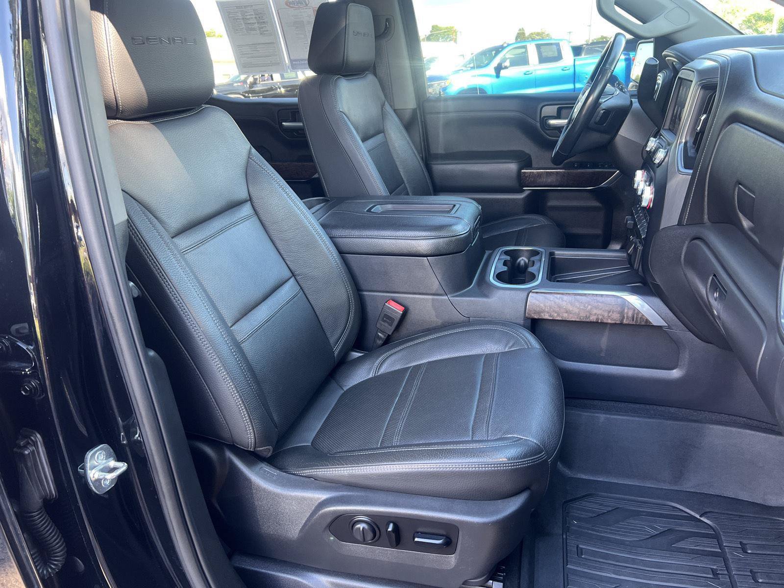 Used 2020 GMC Sierra 1500 Denali w/ Denali Premium Package AWD/4WD image 23