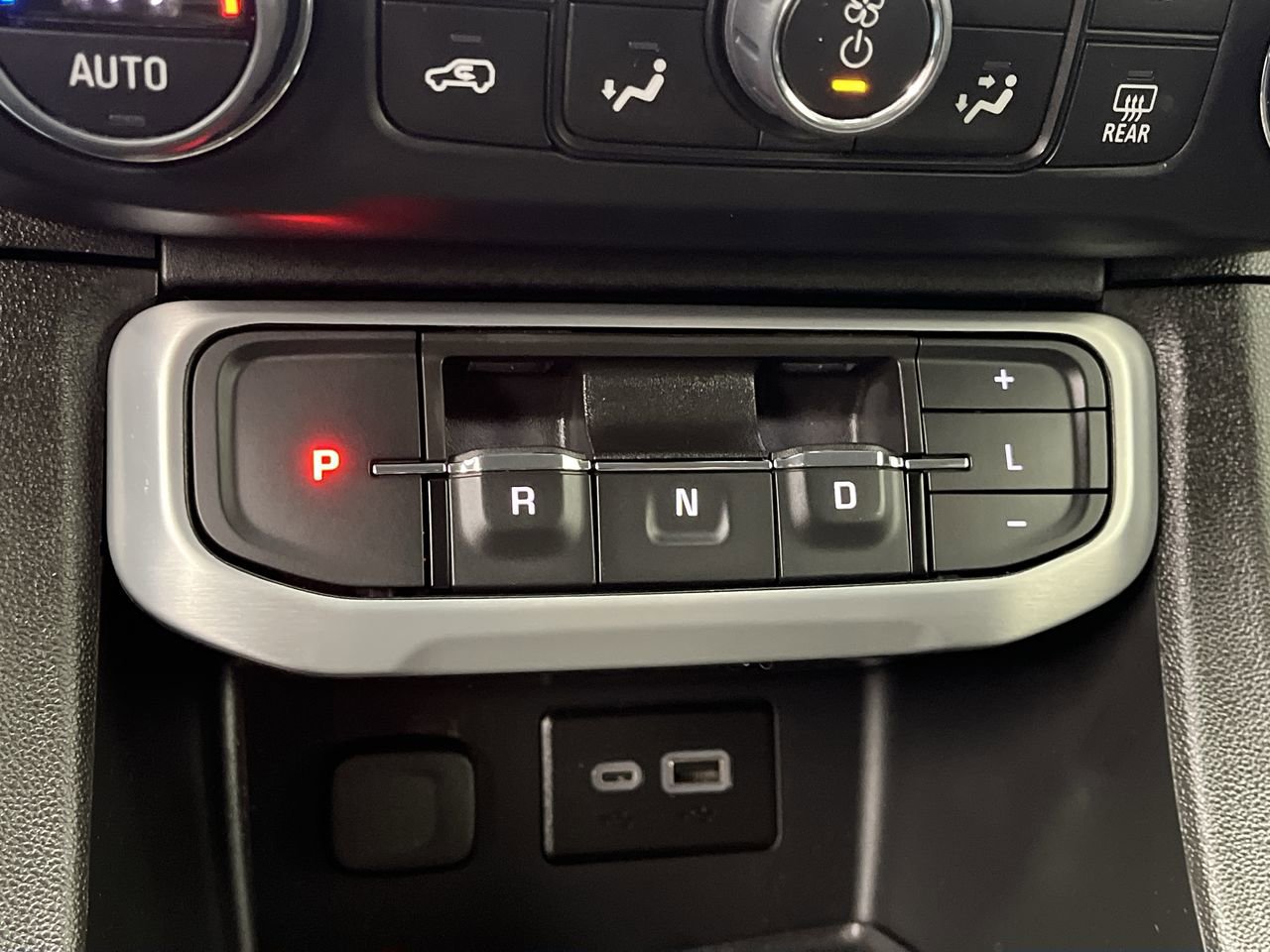 Certified 2023 GMC Acadia SLE w/ Driver Convenience Package AWD/4WD image 23