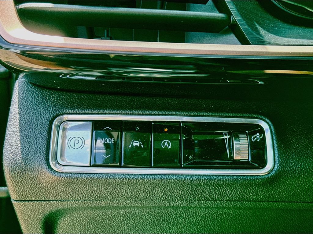 Used 2024 Buick Envision Sport Touring AWD/4WD image 19