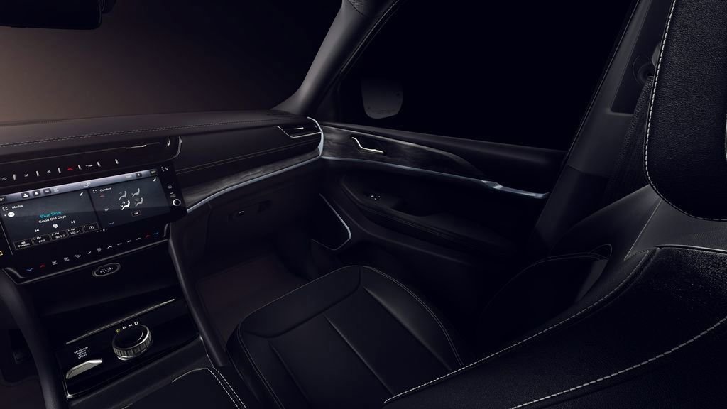 New 2026 Jeep Grand Cherokee L Limited image 18