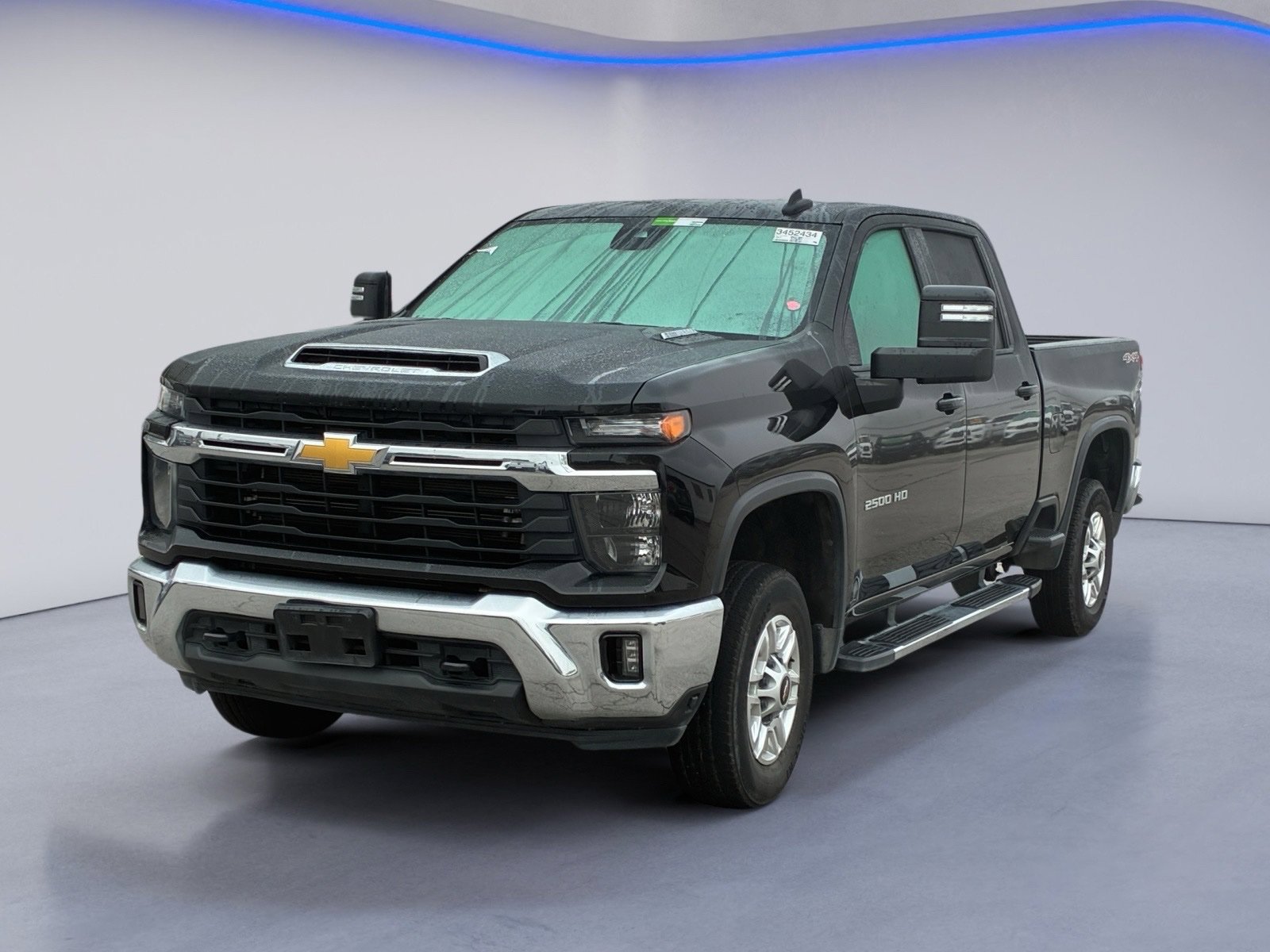Used 2025 Chevrolet Silverado 2500 LT w/ Convenience Package AWD/4WD image 2