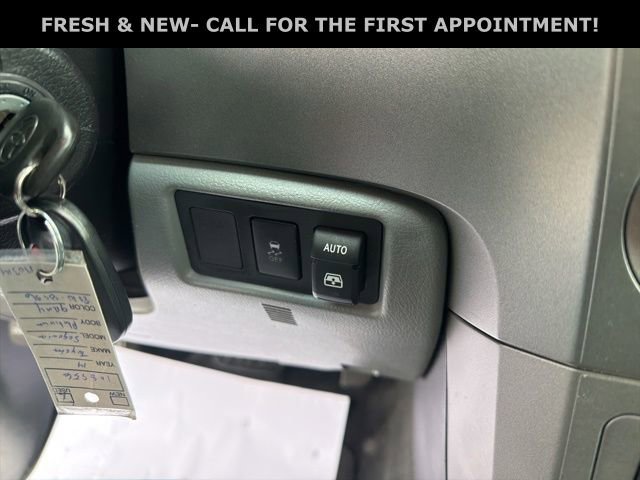 Used 2014 Toyota Sequoia Platinum image 27