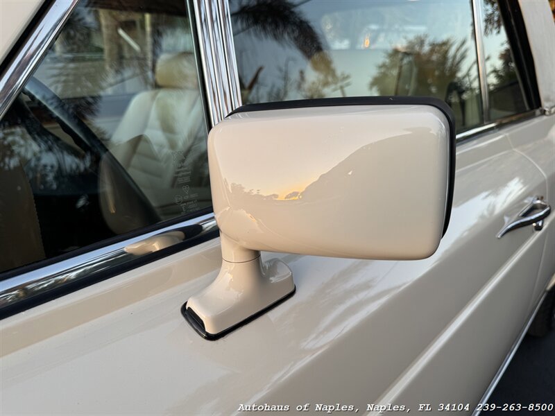 Used 1990 Rolls-Royce Corniche III RWD image 19
