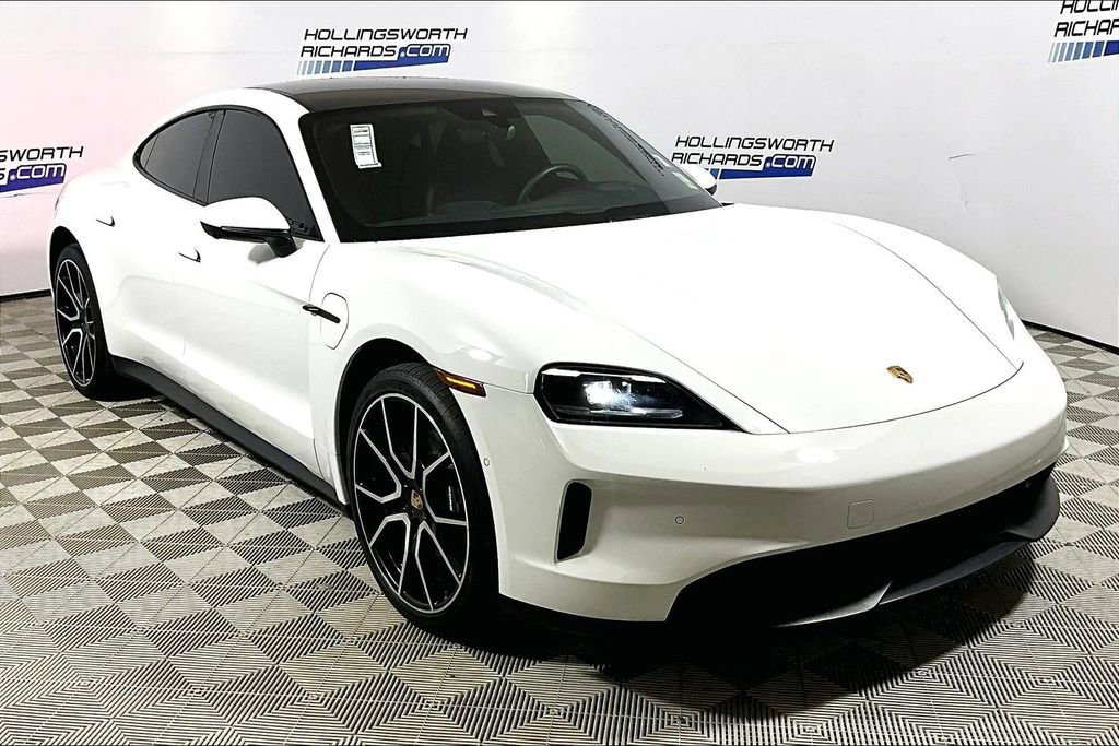 Used 2025 Porsche Taycan image 3