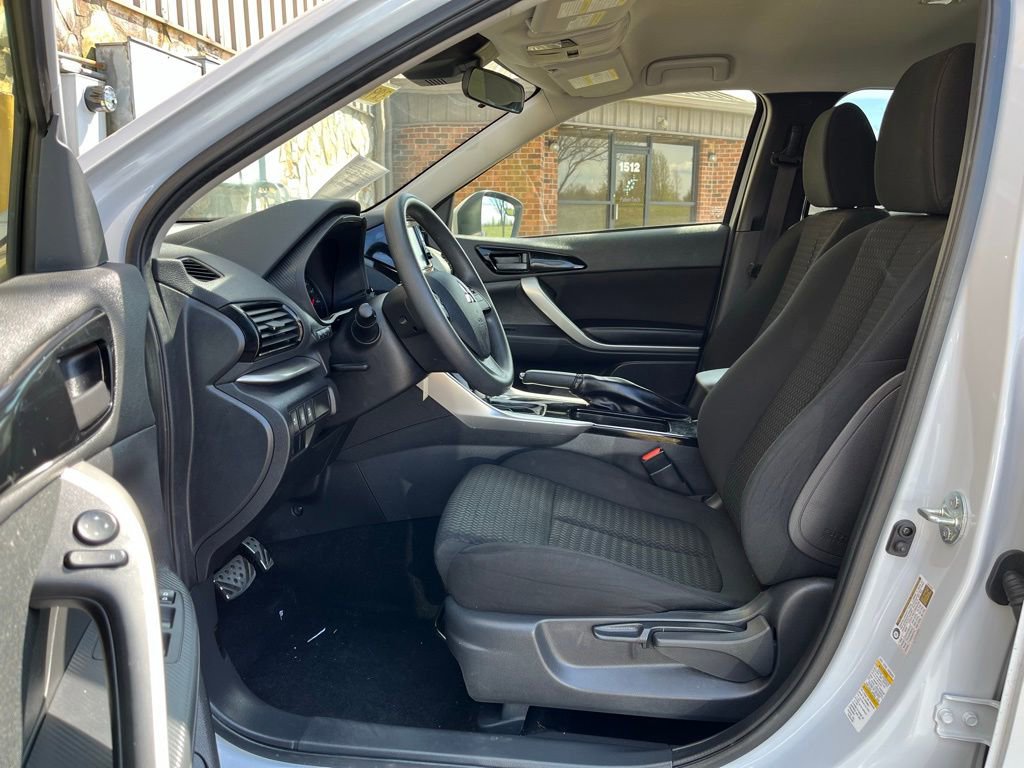 Used 2024 Mitsubishi Eclipse Cross ES AWD/4WD image 17