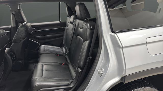 Used 2022 Jeep Grand Cherokee L Limited image 13
