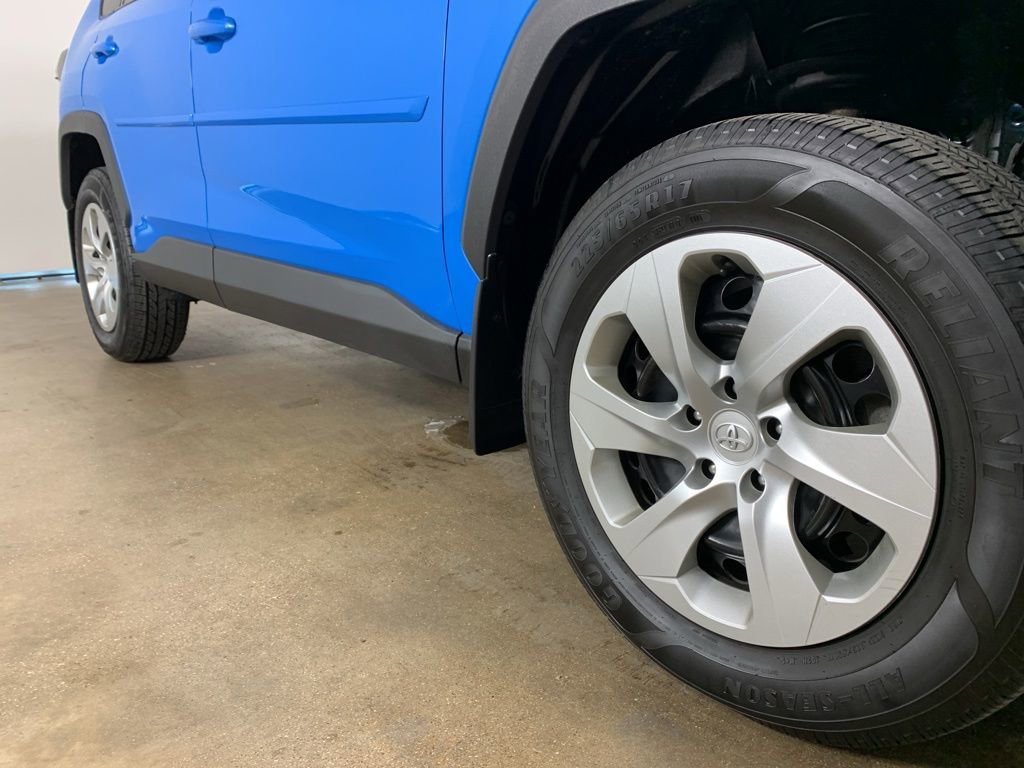 Used 2019 Toyota RAV4 LE w/ Carpet Mat Package AWD/4WD image 6