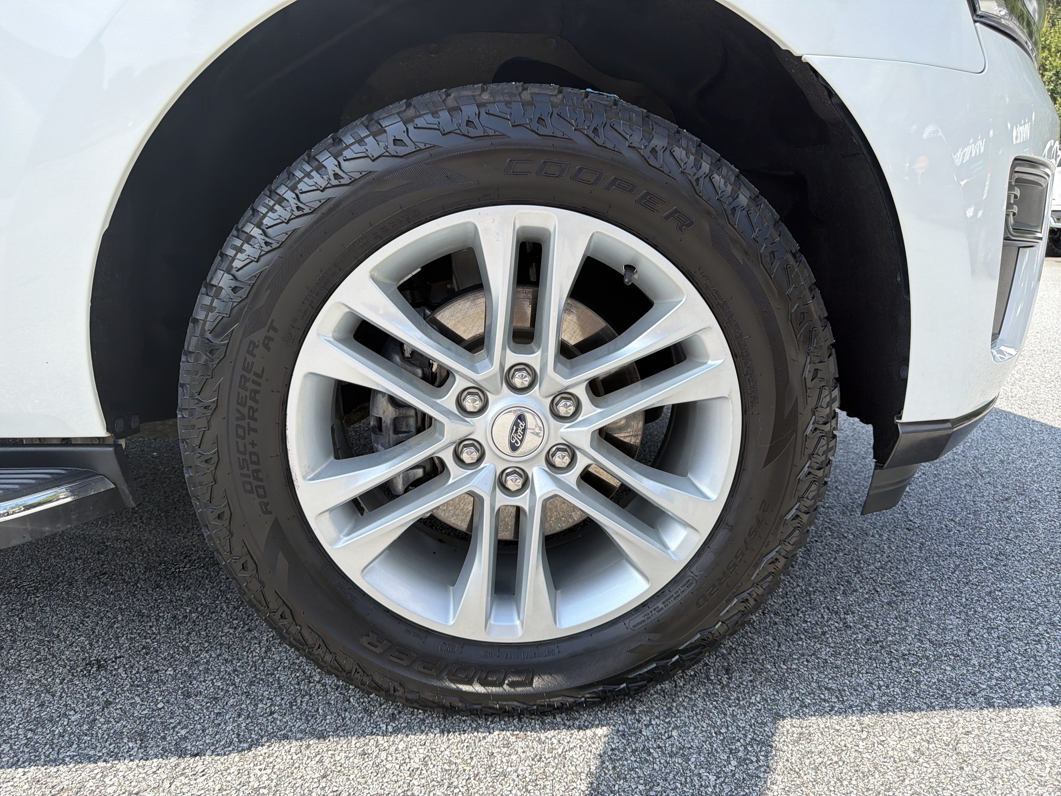 Used 2022 Ford Expedition XLT AWD/4WD image 14