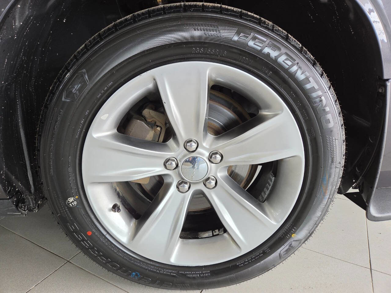 Used 2018 Dodge Challenger SXT image 10