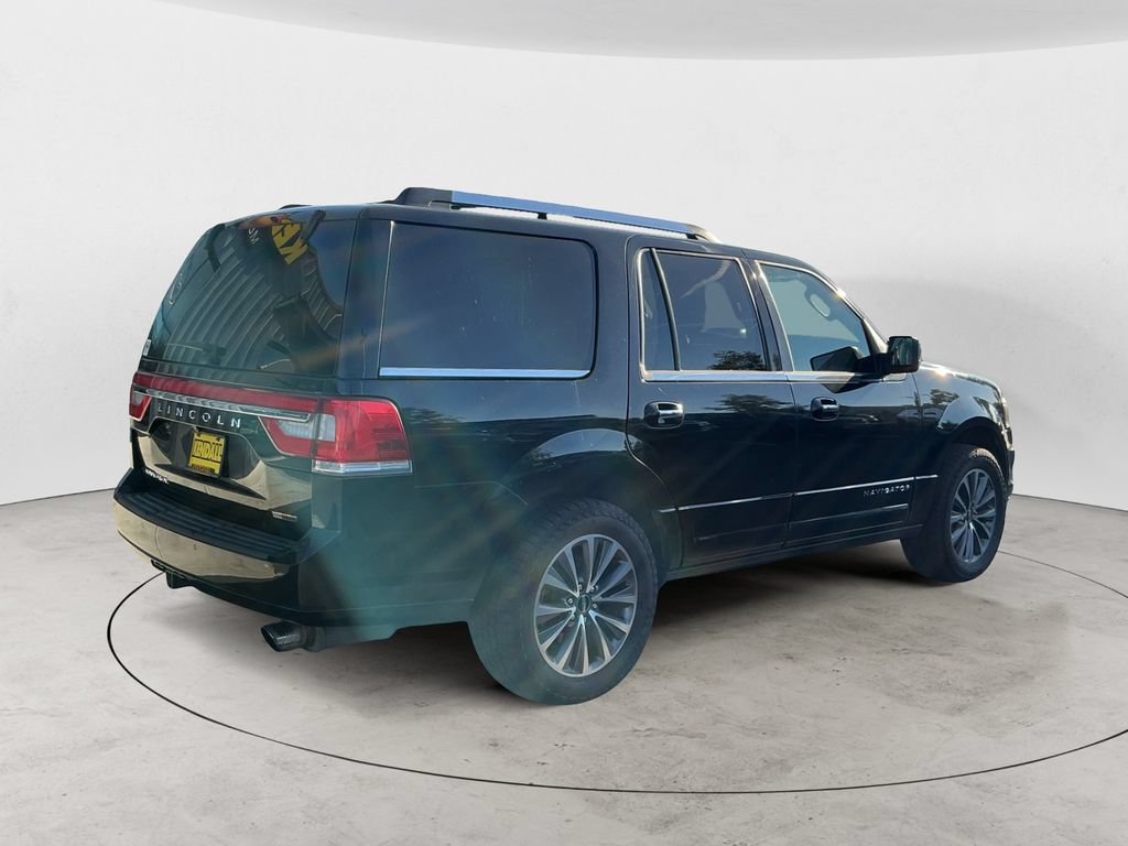 Used 2016 Lincoln Navigator Select AWD/4WD image 7