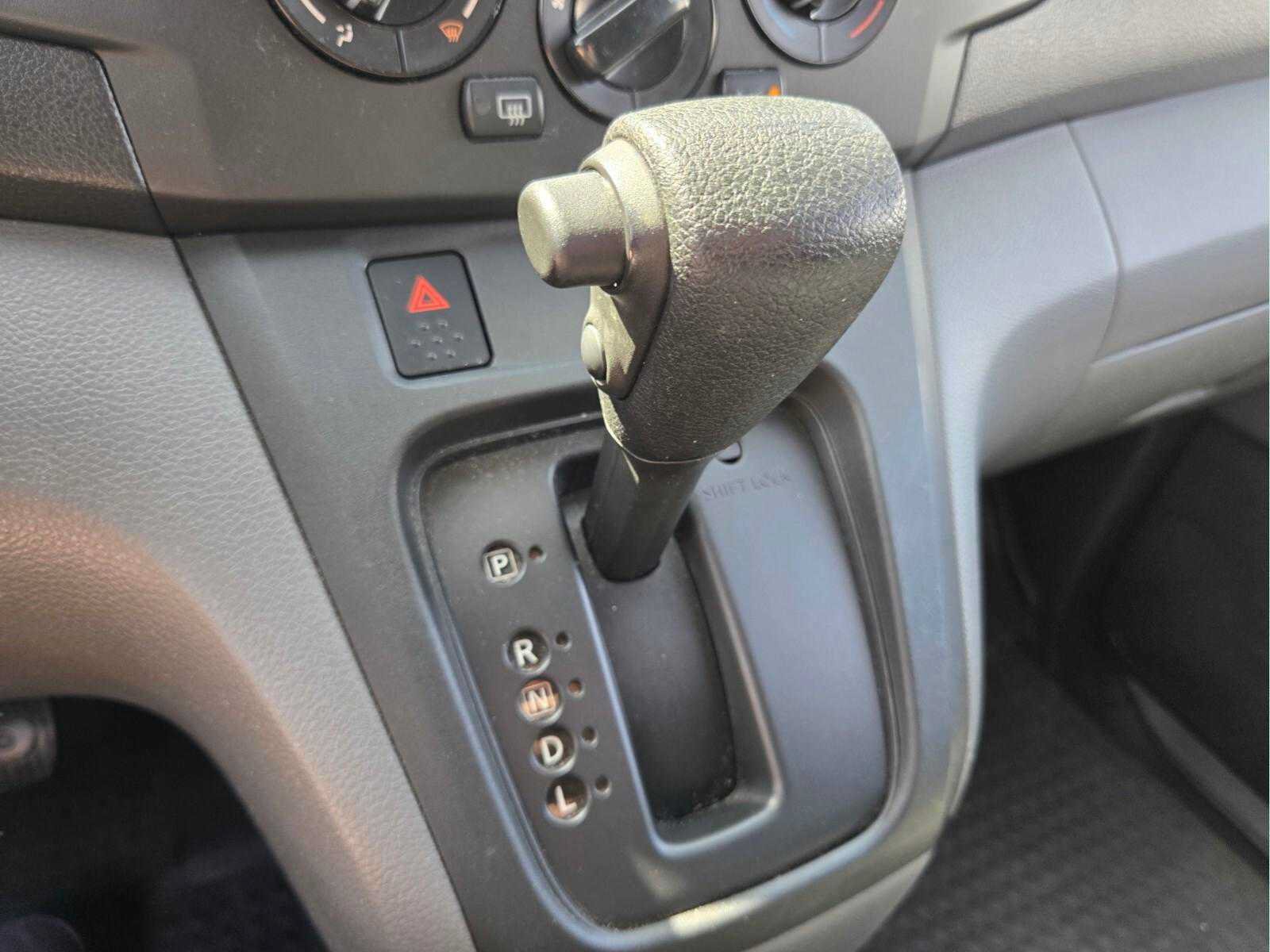 Used 2015 Nissan NV200 SV w/ Technology Package FWD image 27