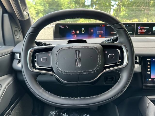 New 2027 Lincoln Navigator Reserve w/ Jet Appearance Package AWD/4WD image 8