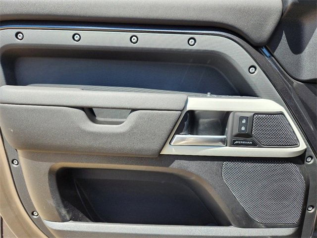 New 2024 Land Rover Defender 110 S image 22