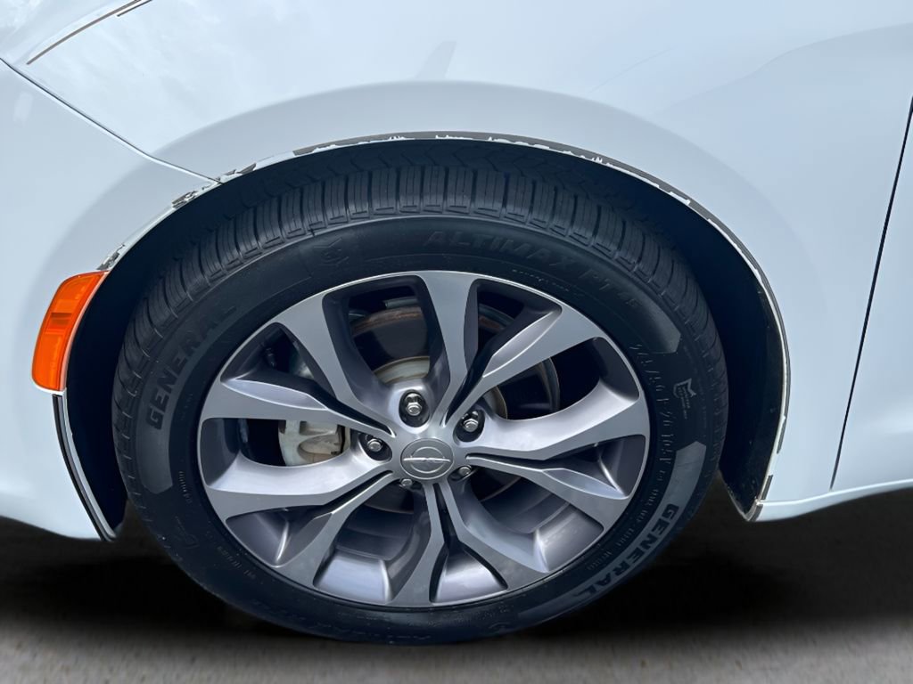 Used 2018 Chrysler Pacifica Limited FWD image 26