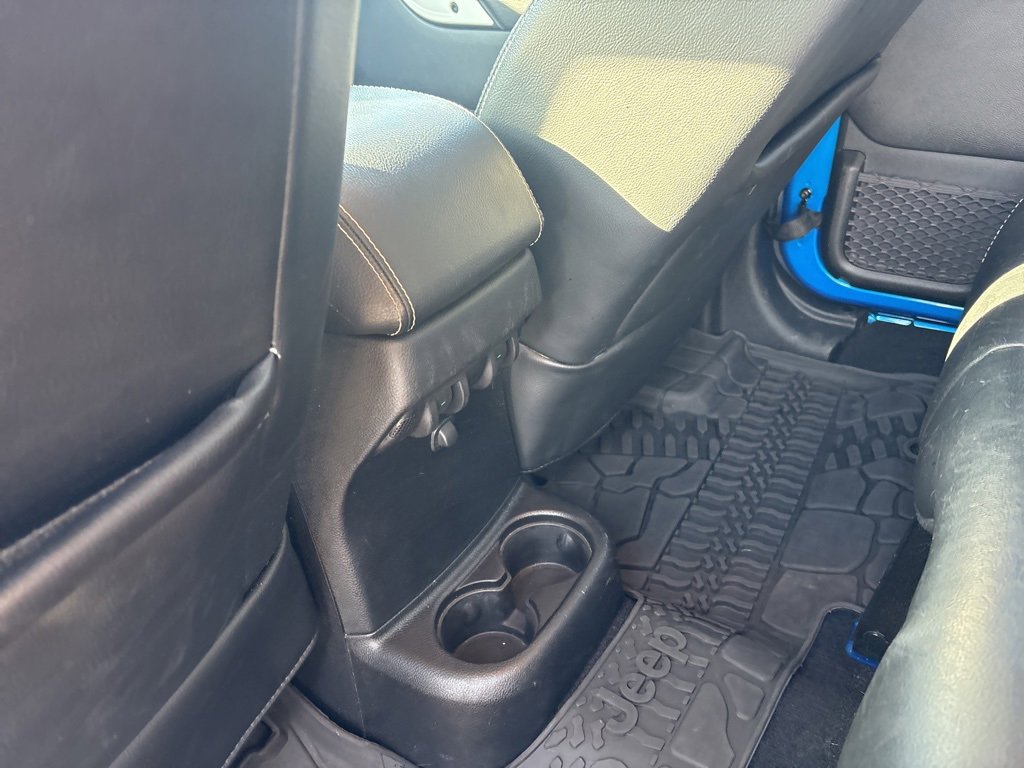 Used 2014 Jeep Wrangler Unlimited Sahara image 11