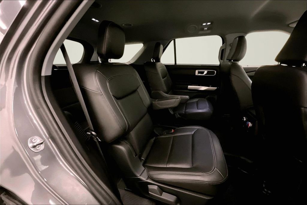 Used 2023 Ford Explorer XLT w/ Equipment Group 202A image 25