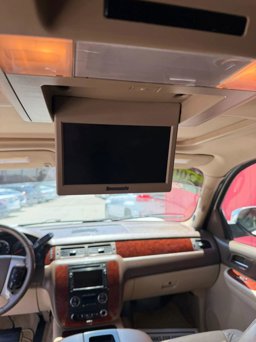 Used 2009 Chevrolet Tahoe LTZ AWD/4WD image 12