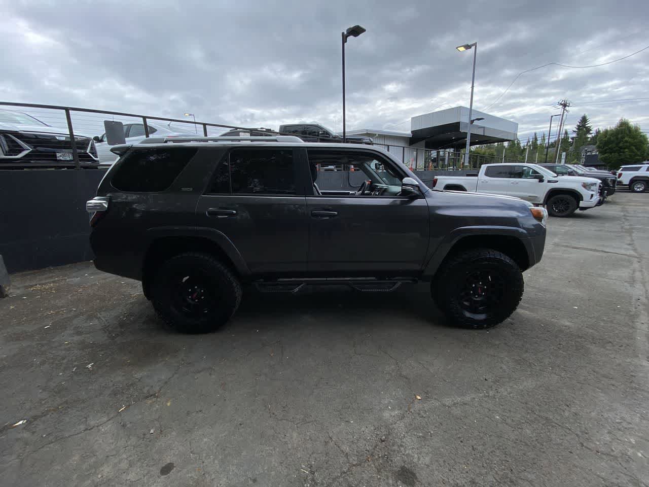 Used 2018 Toyota 4Runner SR5 Premium AWD/4WD image 7