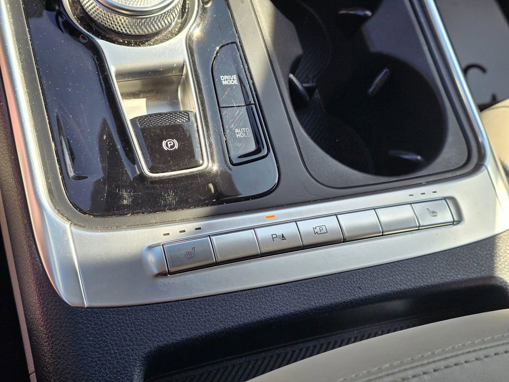 Certified 2025 Kia Carnival EX FWD image 25