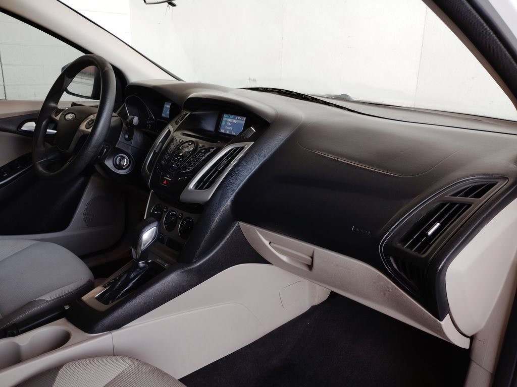 Used 2013 Ford Focus SE FWD image 12