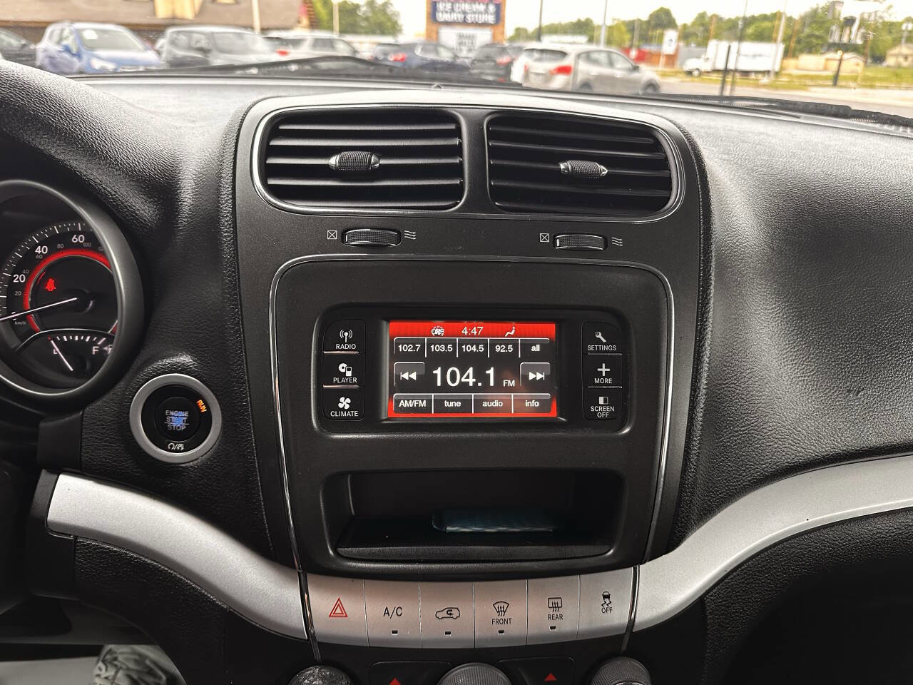 Used 2017 Dodge Journey SE w/ Flexible Seating Group FWD image 13