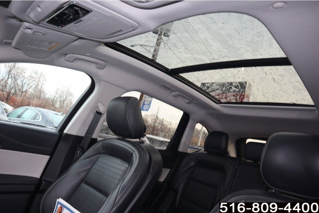 Used 2025 Lincoln Nautilus Reserve image 19