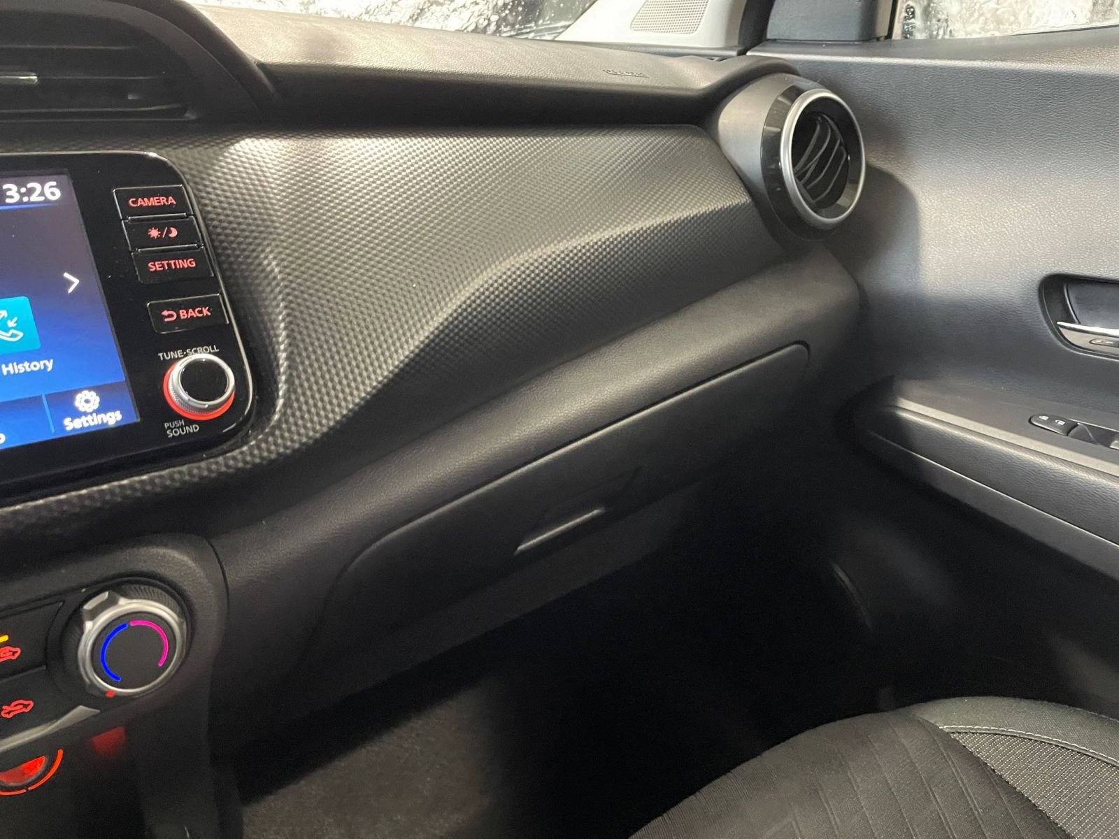 Used 2024 Nissan Kicks SV image 34