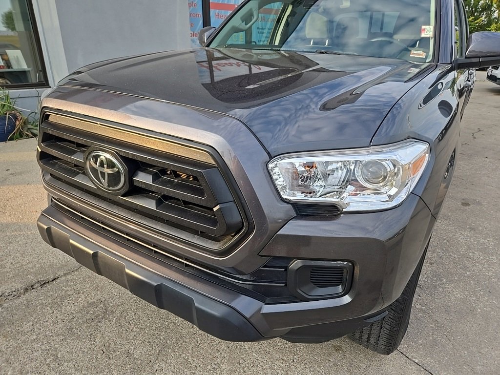 Used 2022 Toyota Tacoma SR image 18
