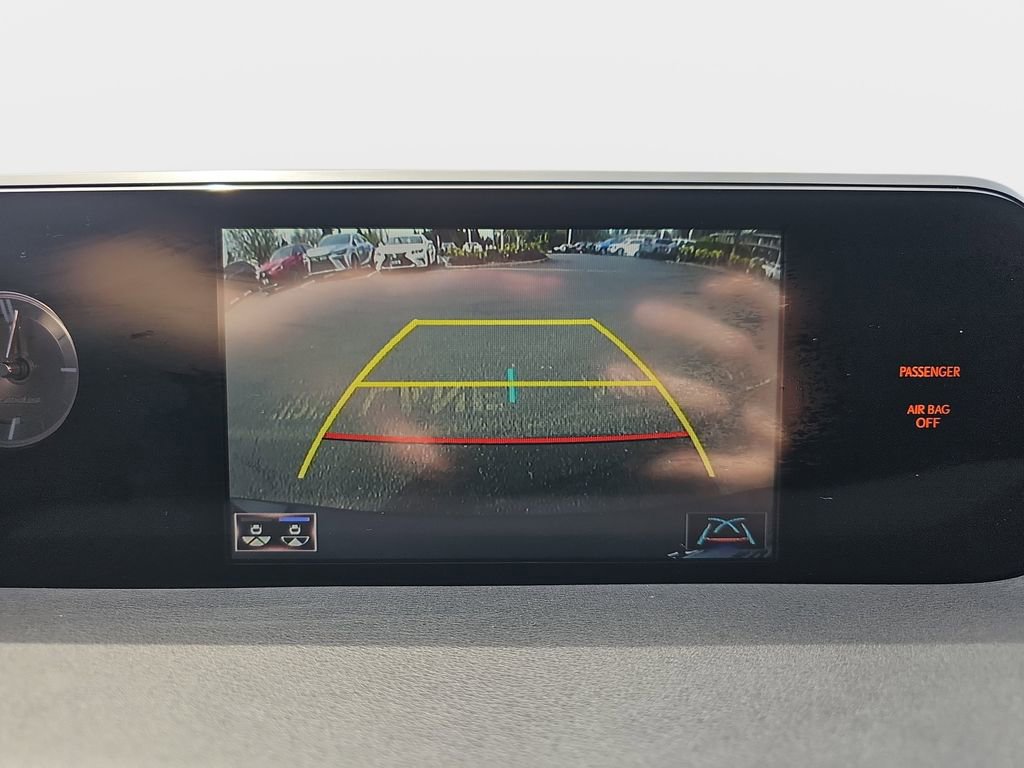 Used 2019 Lexus UX 200 FWD image 25