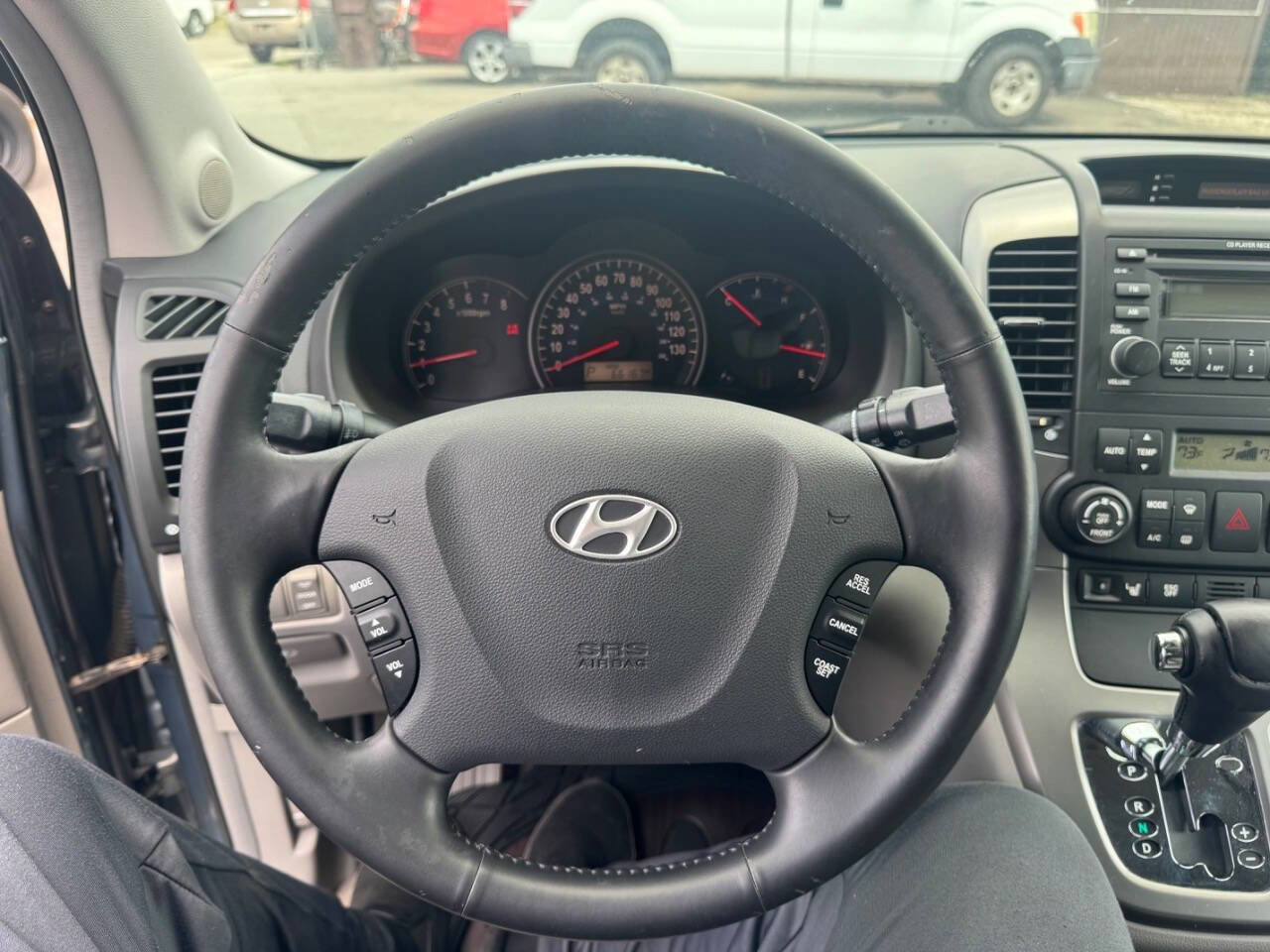 Used 2007 Hyundai Entourage GLS FWD image 11