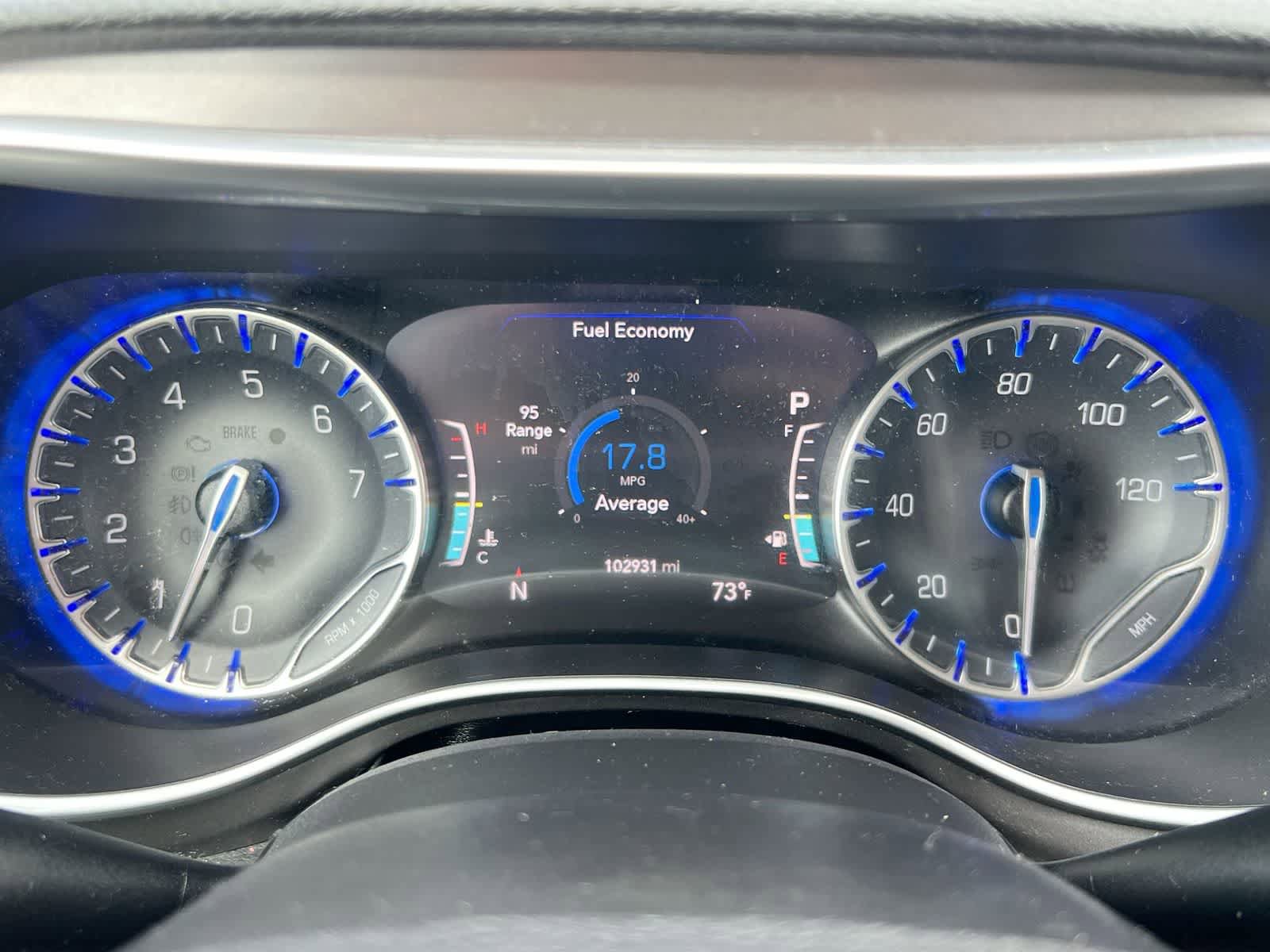 Used 2019 Chrysler Pacifica Limited w/ Tire & Wheel Group FWD image 33