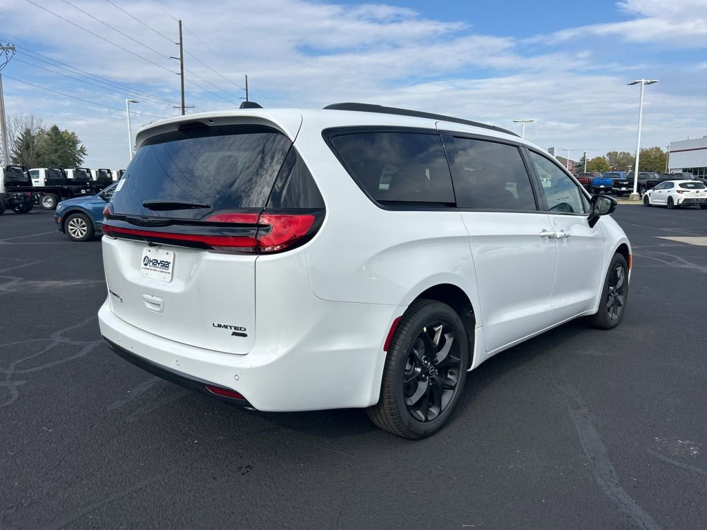 New 2026 Chrysler Pacifica Limited w/ S Appearance Package image 7