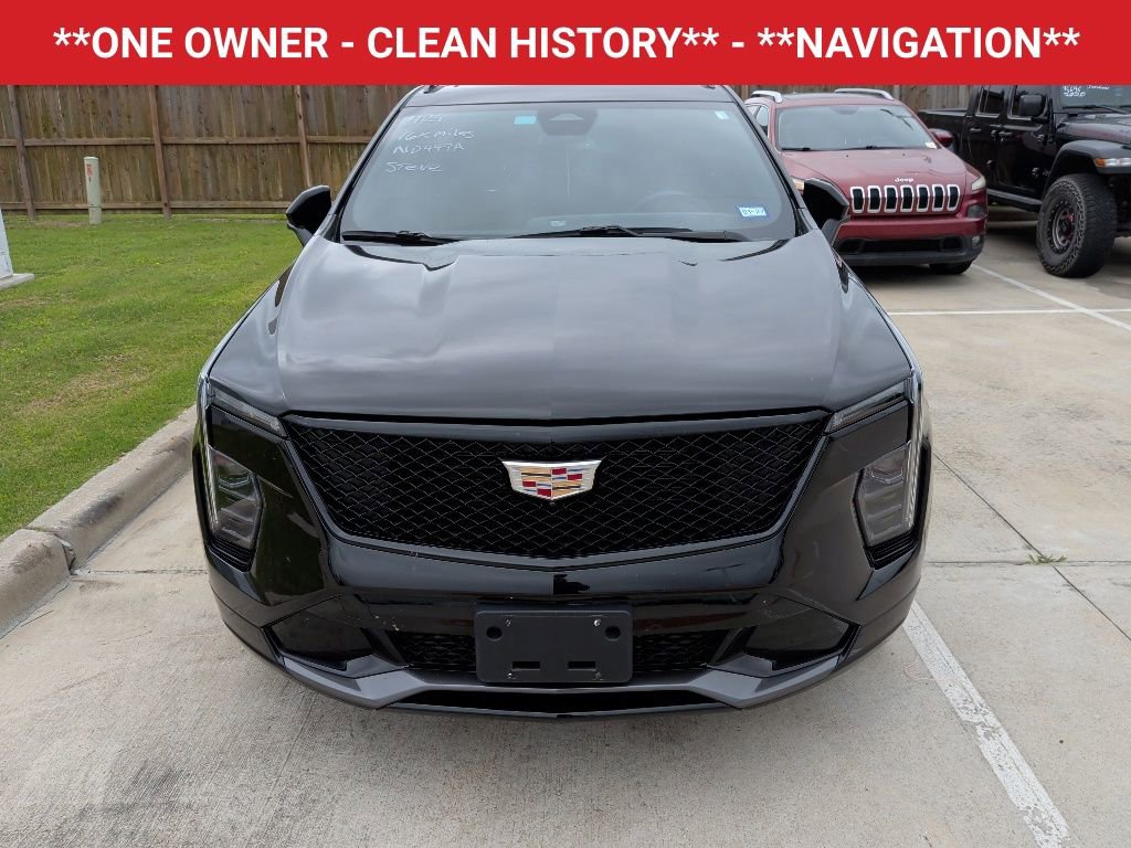 Used 2025 Cadillac XT4 Sport FWD image 2
