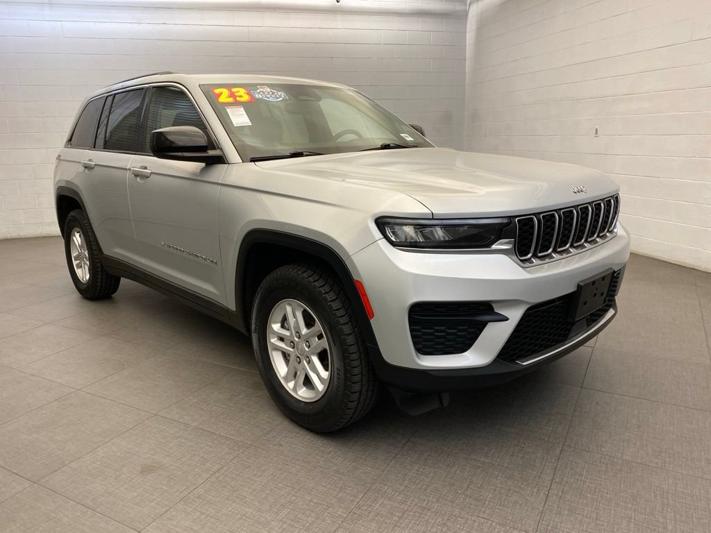 Certified 2023 Jeep Grand Cherokee Laredo AWD/4WD image 4