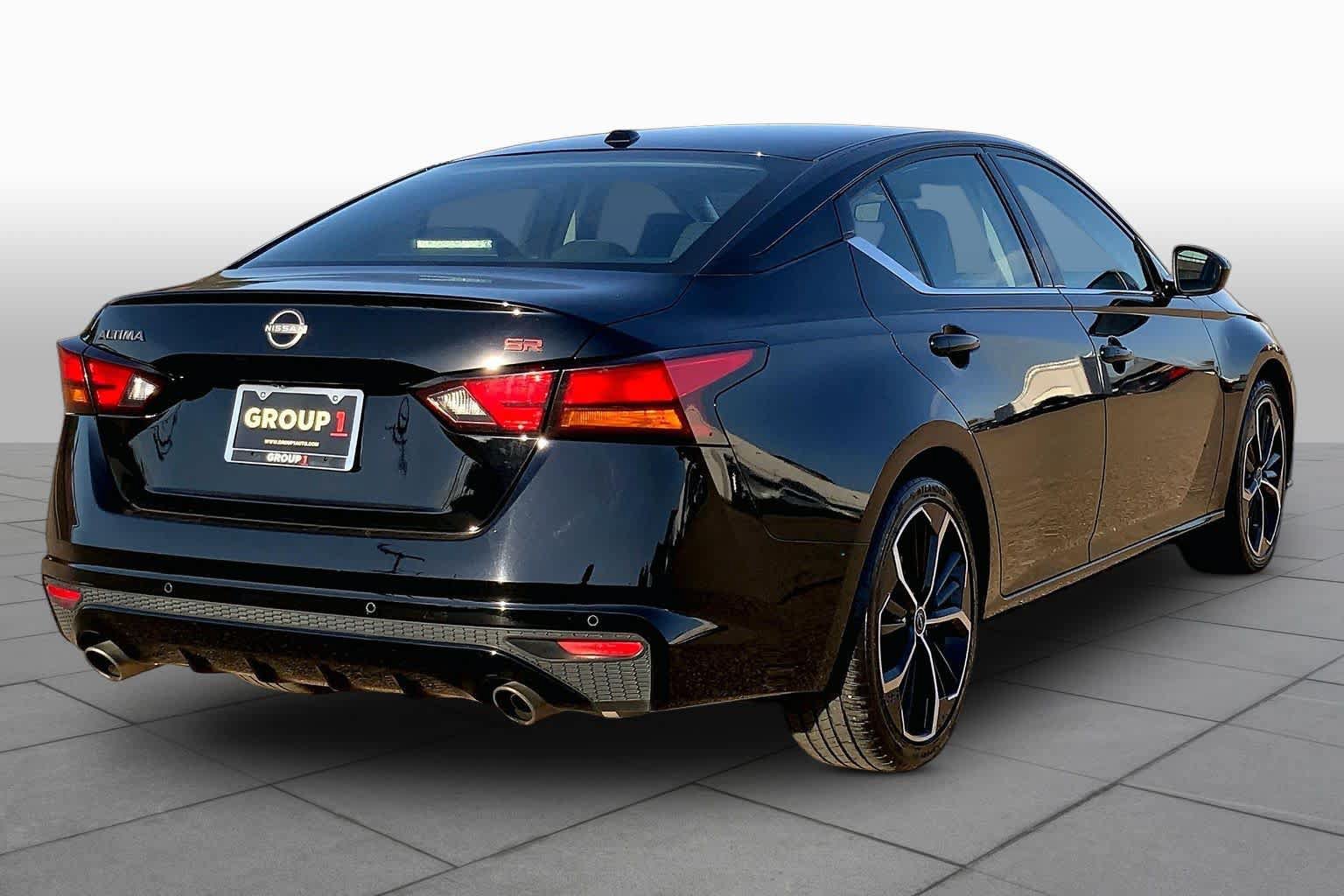 Used 2024 Nissan Altima 2.5 SR FWD image 13