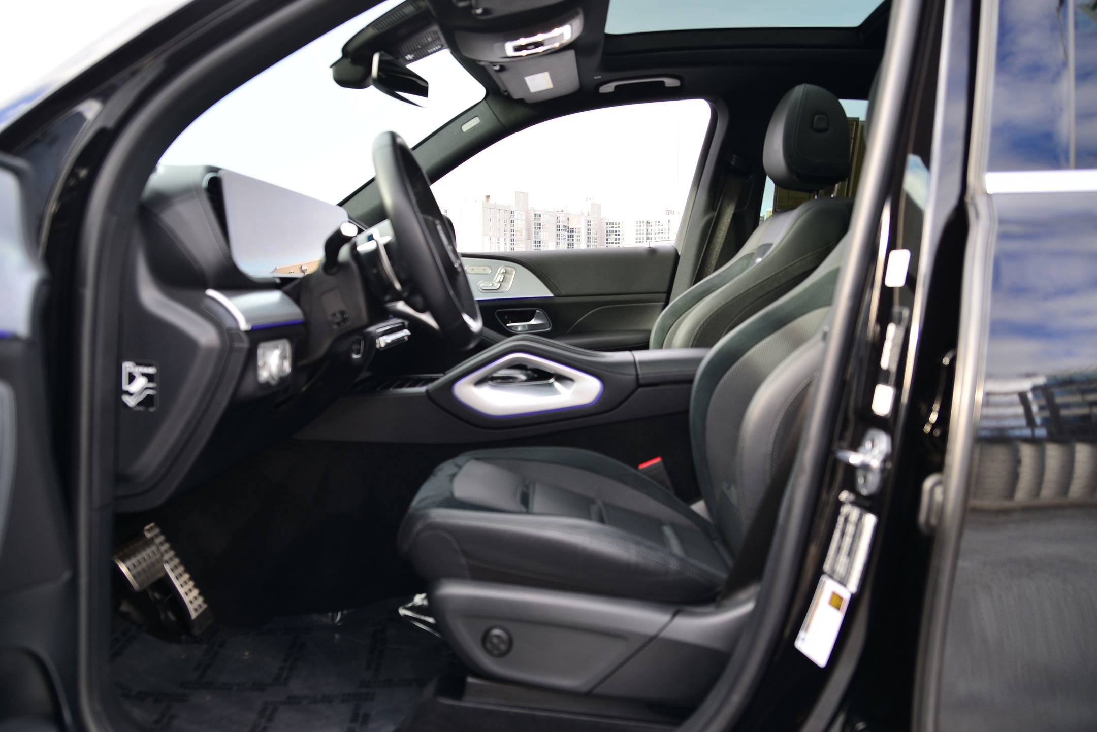 Used 2025 Mercedes-Benz GLE 53 AMG 4MATIC image 6