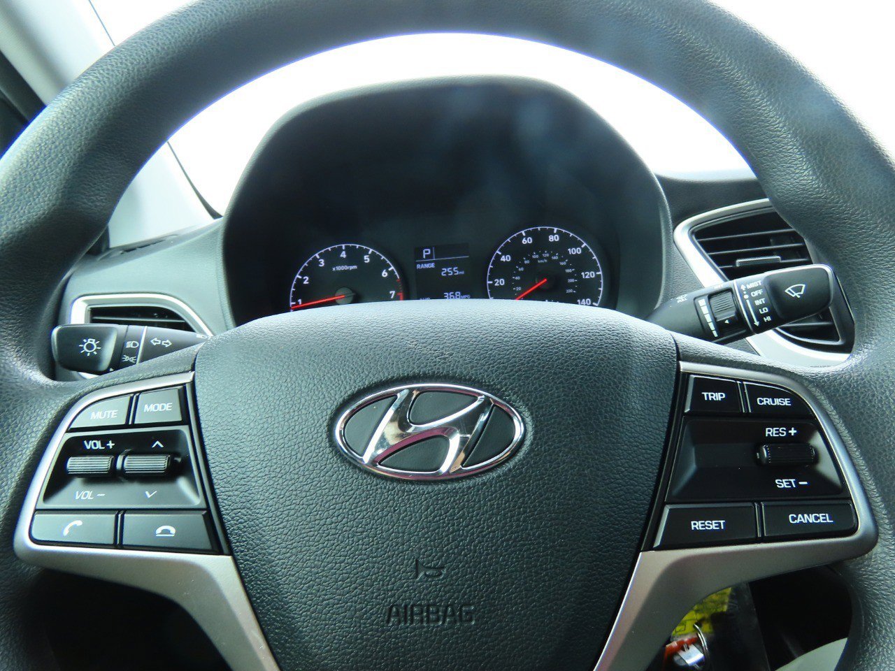 Used 2022 Hyundai Accent SE image 24