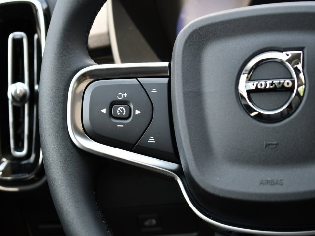 New 2025 Volvo XC40 B5 Plus w/ Protection Package Premier image 22