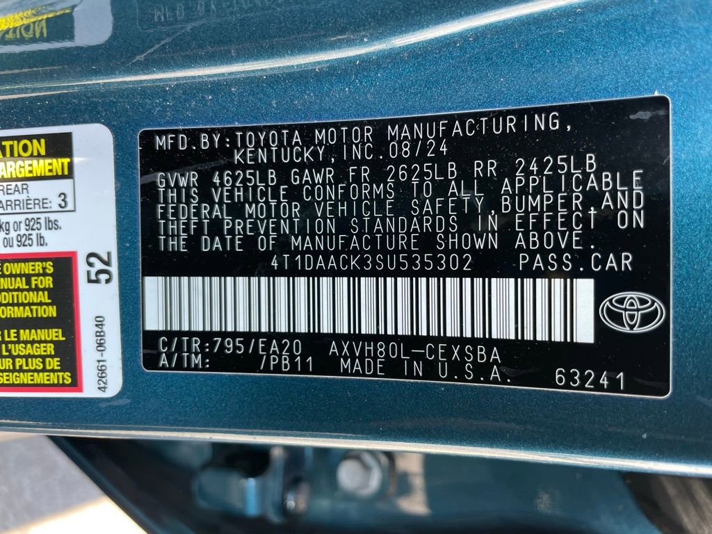 Used 2025 Toyota Camry SE image 30