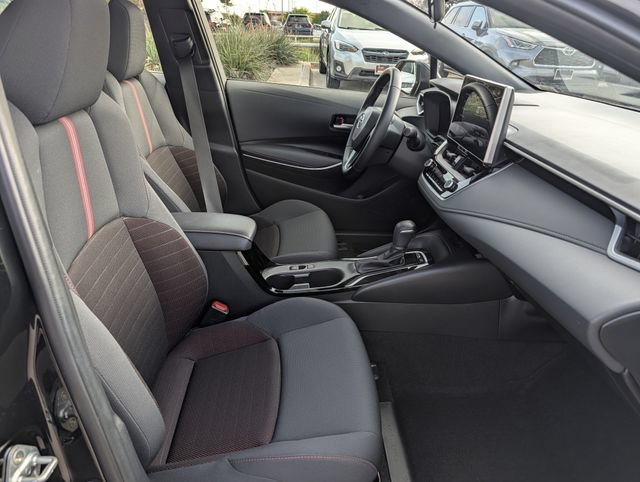 Certified 2025 Toyota Corolla SE w/ SE Premium Package FWD image 31