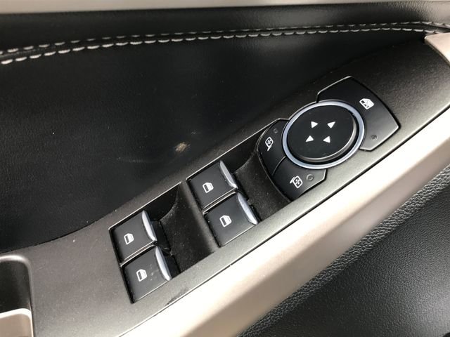 Used 2023 Ford Explorer XLT image 6