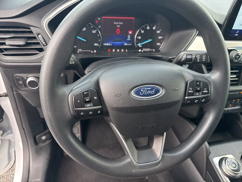 Used 2022 Ford Escape SE image 17
