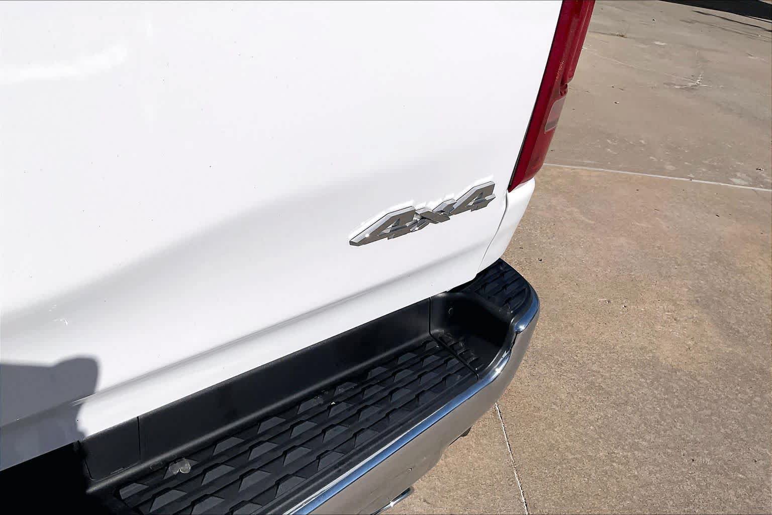 Used 2024 RAM 1500 Laramie AWD/4WD image 10