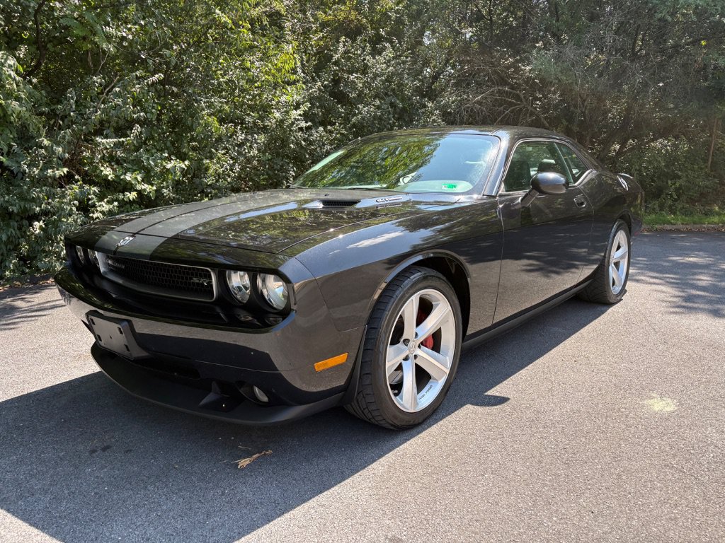 Used 2010 Dodge Challenger SRT8 RWD image 1