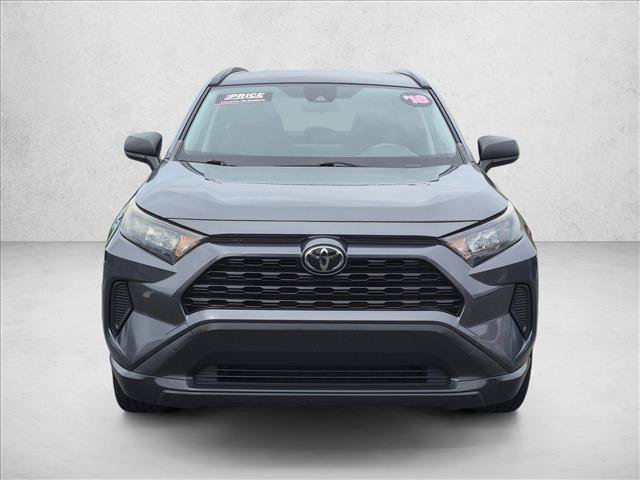 Used 2019 Toyota RAV4 LE FWD image 2