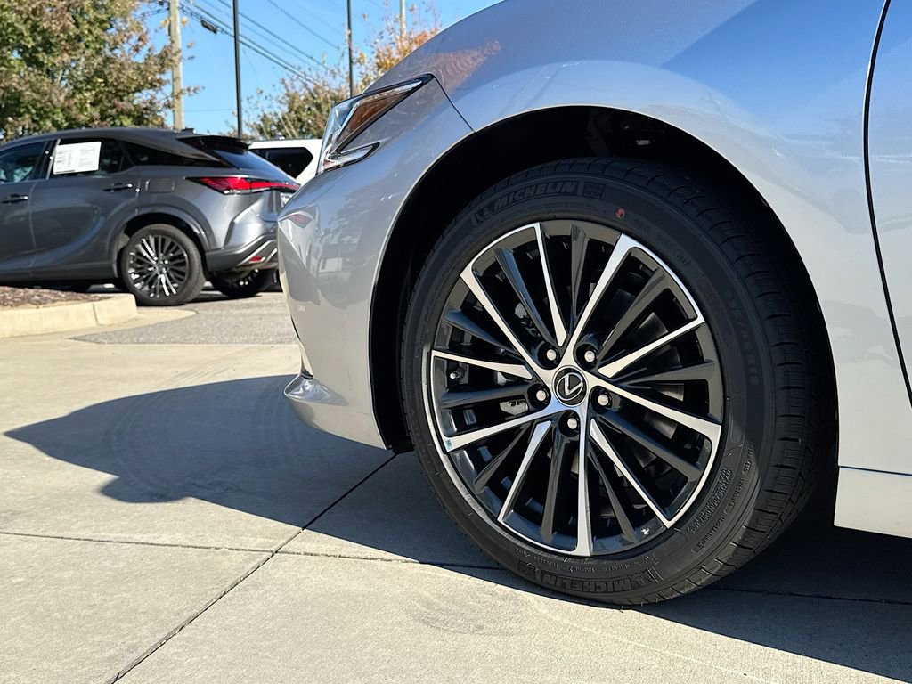 New 2025 Lexus ES 350 image 12